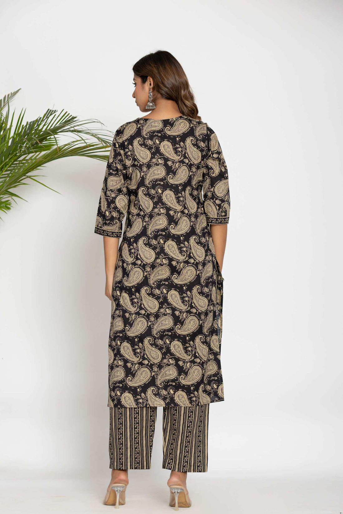 Black & Beige Paisley Printed Cotton Suit Set - Kurti, Pant & Dupatta
